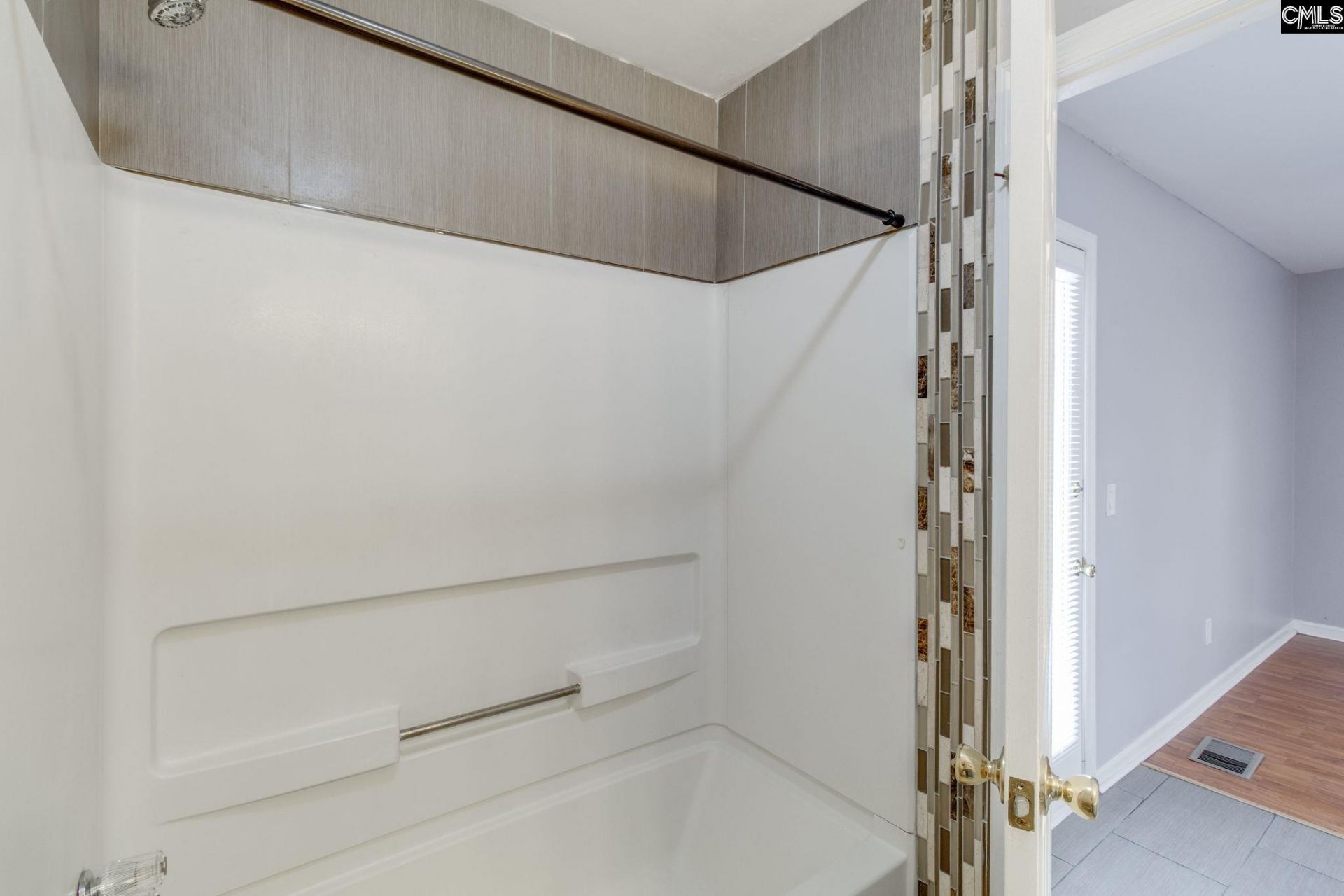 104 Tamwood Lane  Photo 24