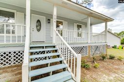 104 Tamwood Lane  photo 4