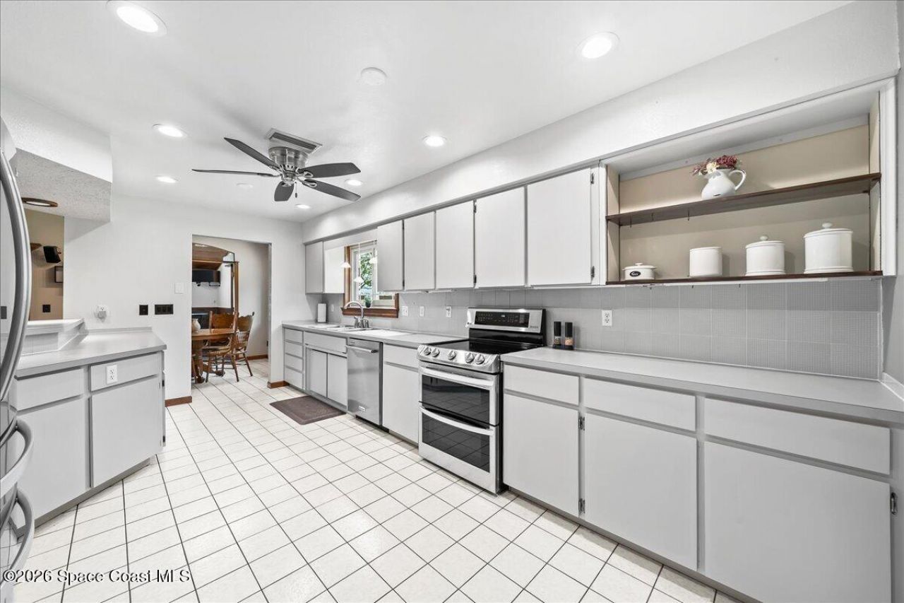 1335 S Carpenter Road, Titusville, FL 32796 Photo