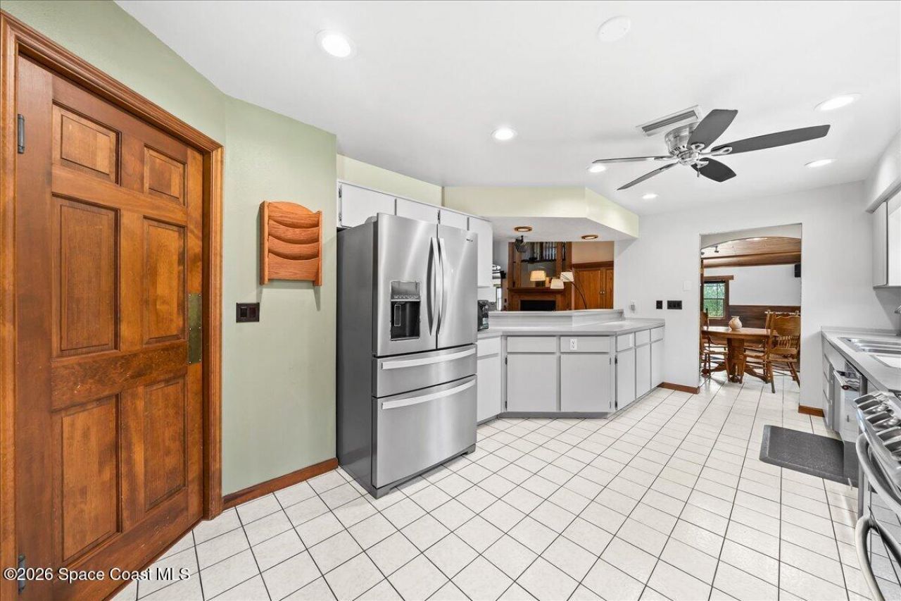 1335 S Carpenter Road, Titusville, FL 32796 Photo