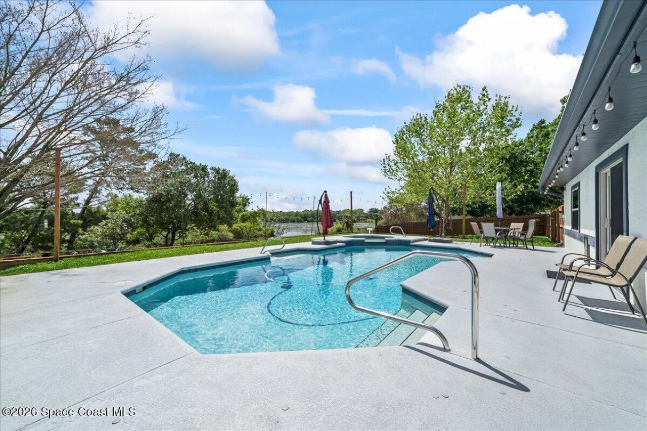 1335 S Carpenter Road, Titusville, FL 32796 Photo