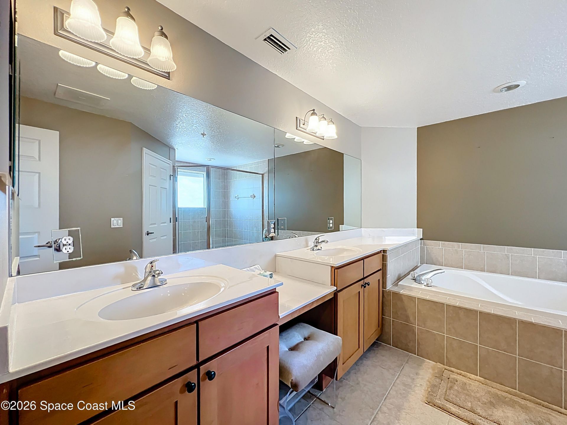 110 Warsteiner Way , Unit 301, Melbourne Beach, FL 32951 Photo