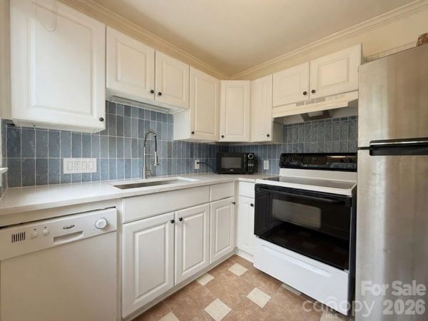 1811 Lynnwood Drive, Charlotte, NC 28209