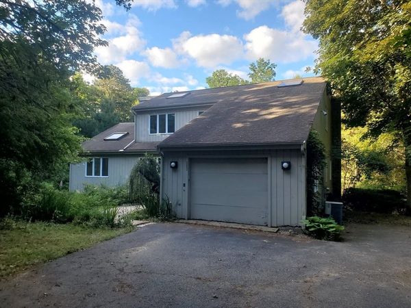 303 Turtleback Rd, Barnstable, MA 02648