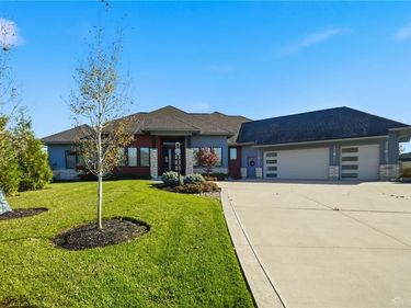 1864 Tossing Mane Court, Centerville, OH 45458