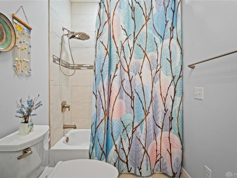 1864 Tossing Mane Court, Centerville, OH 45458 Photo 34