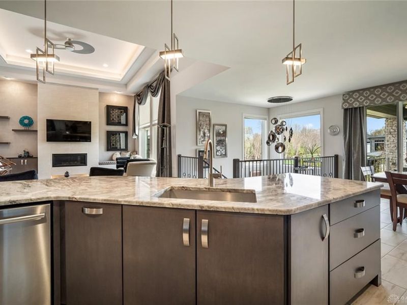 1864 Tossing Mane Court, Centerville, OH 45458 Photo 6