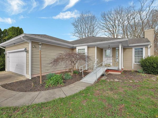 1177 Coventry Circle , Lancaster, OH 43130