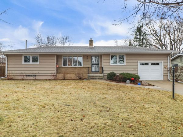 1525 WYLDEWOOD Drive, Madison, WI 53704