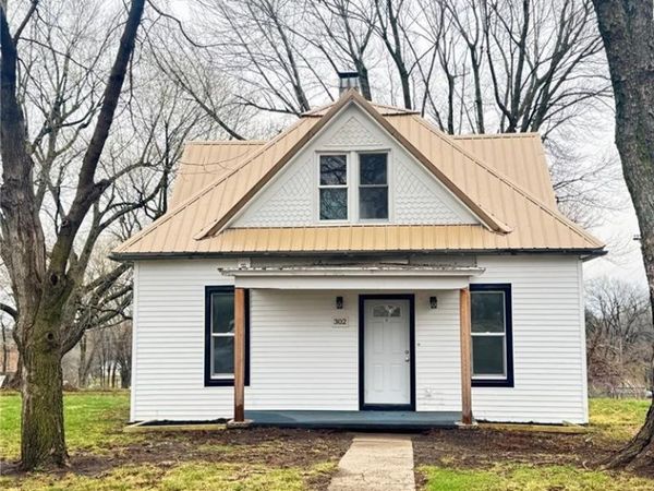 302 N Iowa Street, Highland, KS 66035