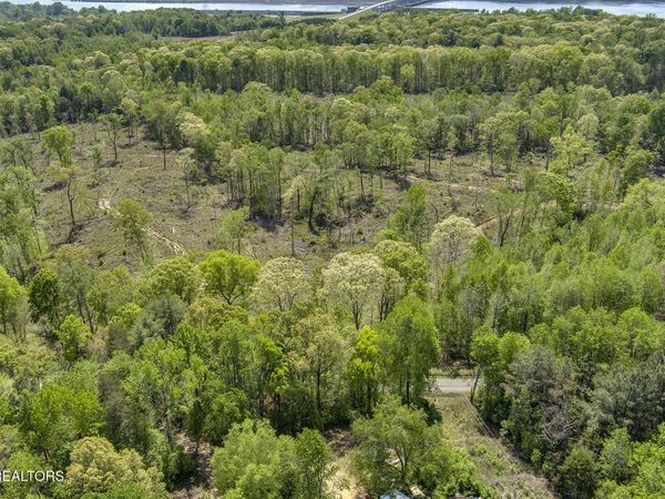 567 Oak Grove Rd, Decatur, TN 37322