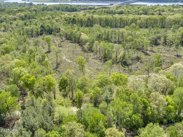 555 Oak Grove Rd, Decatur, TN 37322