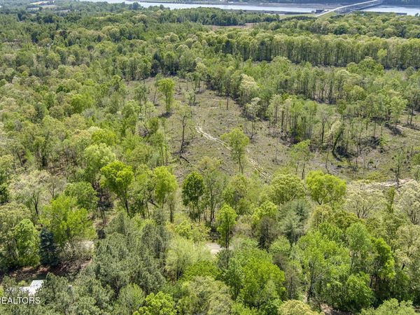 549 Oak Grove Rd, Decatur, TN 37322