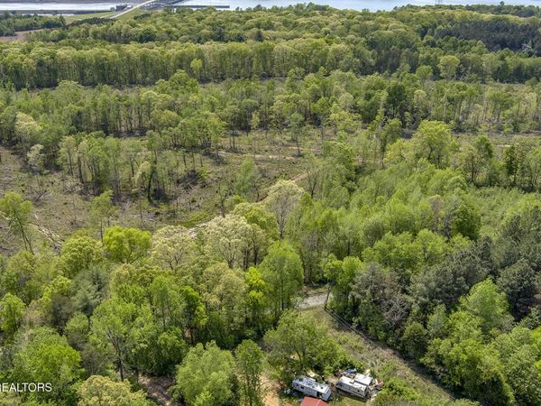 645 Oak Grove Rd, Decatur, TN 37322