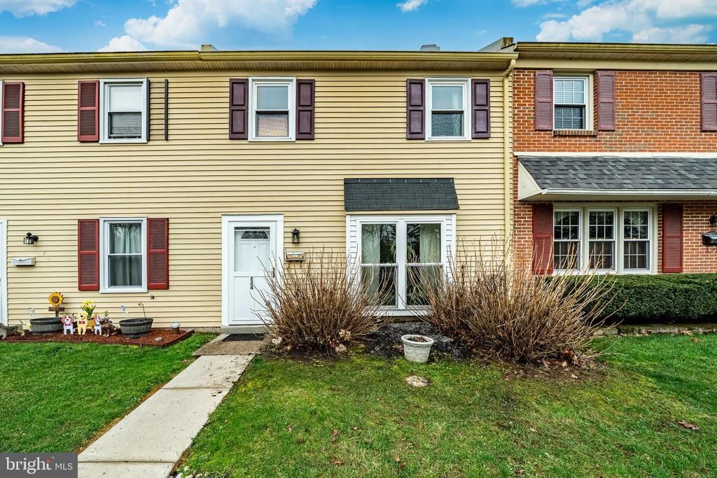 224 Yardley Court, Quakertown, PA 18951 Main Photo