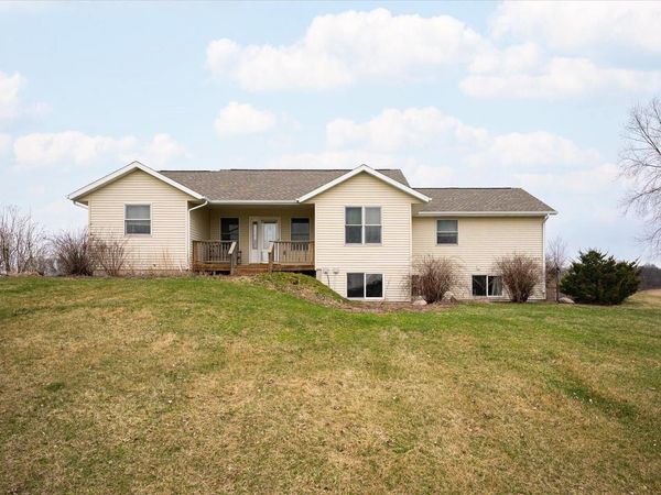 E7512 Meadowview LANE W, Viroqua, WI 54665