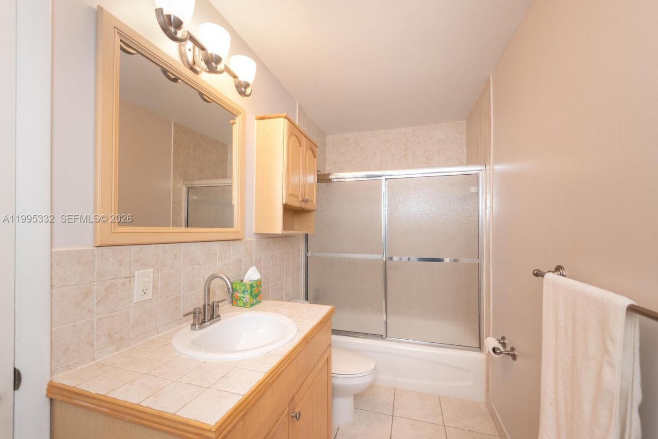 5838 SW 74th Ter, Unit 314, South Miami, FL 33143 Photo