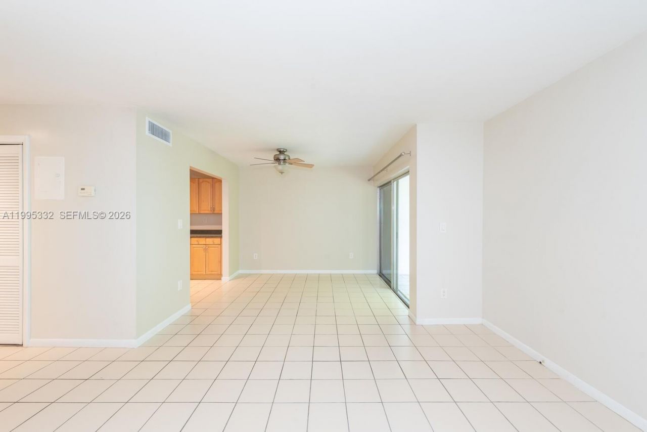 5838 SW 74th Ter, Unit 314, South Miami, FL 33143 Photo