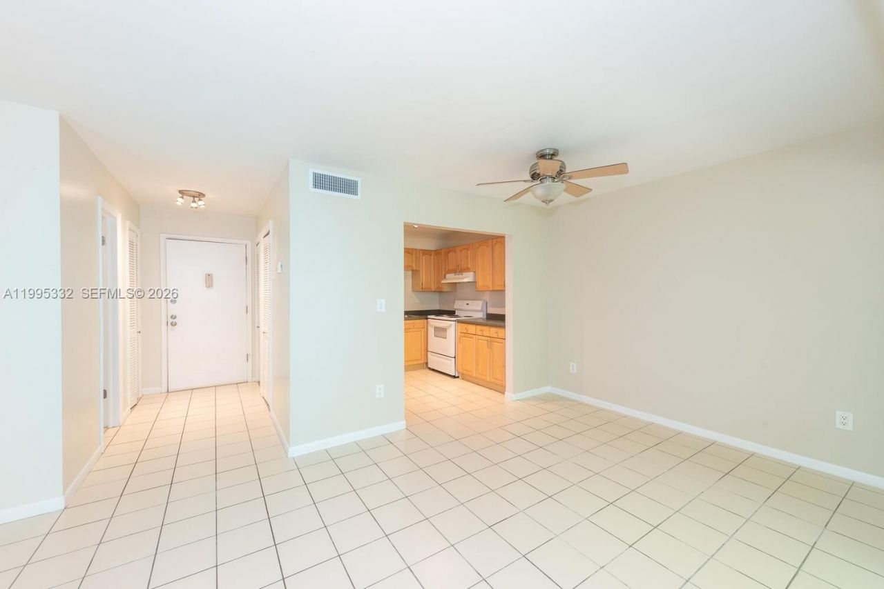 5838 SW 74th Ter, Unit 314, South Miami, FL 33143 Photo