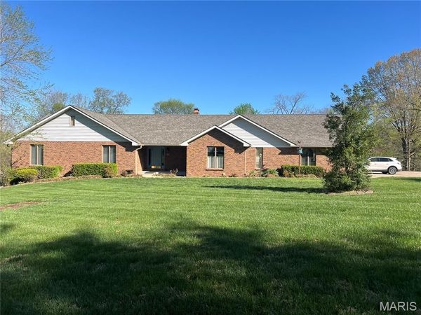283 S Lake Drive , Cape Girardeau, MO 63701