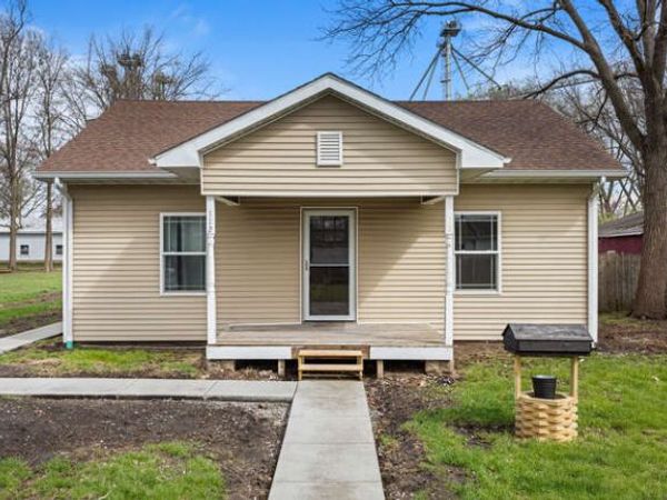 112 E Center Street, Seymour, IL 61875