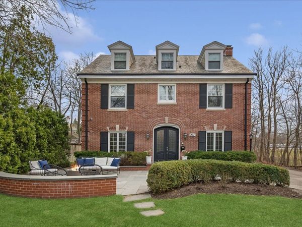 260 Lincoln Drive , Glencoe, IL 60022