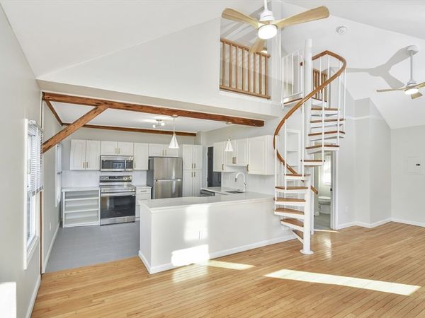 21 Park St, Unit 2R, Haverhill, MA 01830