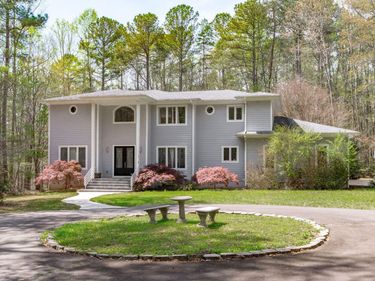 8607 Yorkshire Lane, Chapel Hill, NC 27516