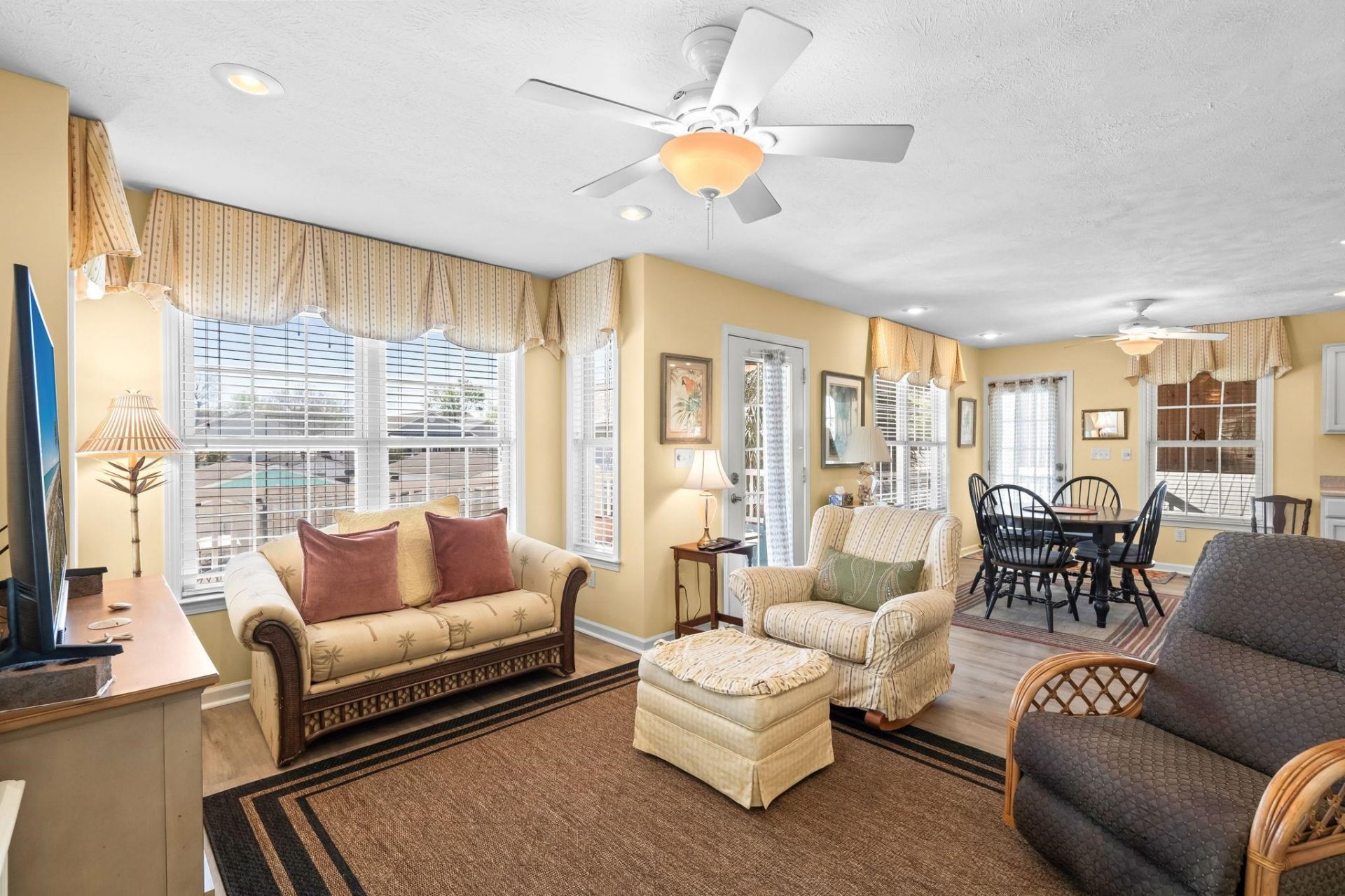 6001 - 5408 S Kings Hwy. Photo 17