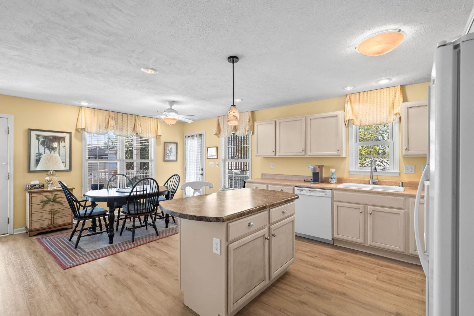 6001 - 5408 S Kings Hwy. Photo 21