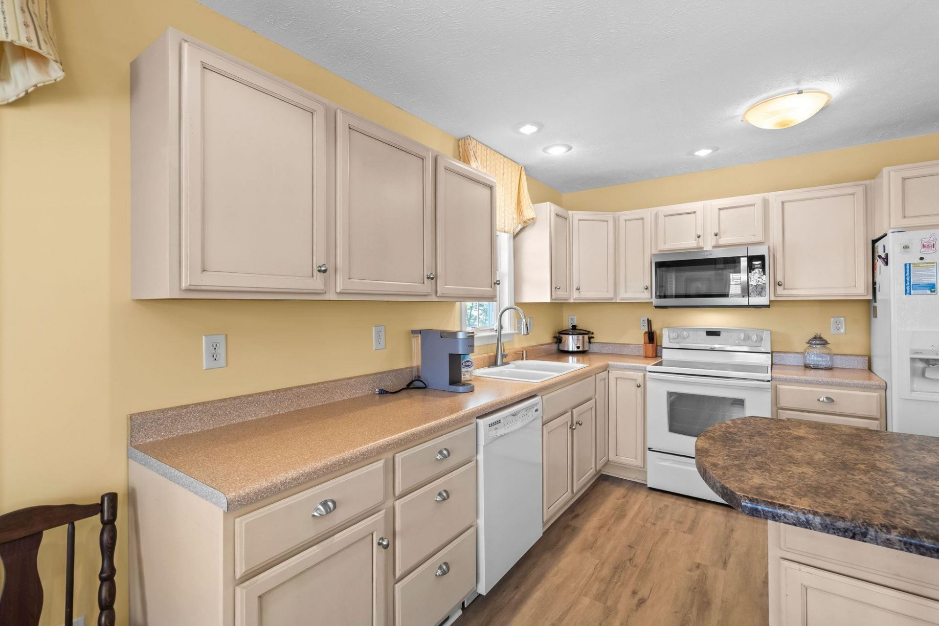 6001 - 5408 S Kings Hwy. Photo 22