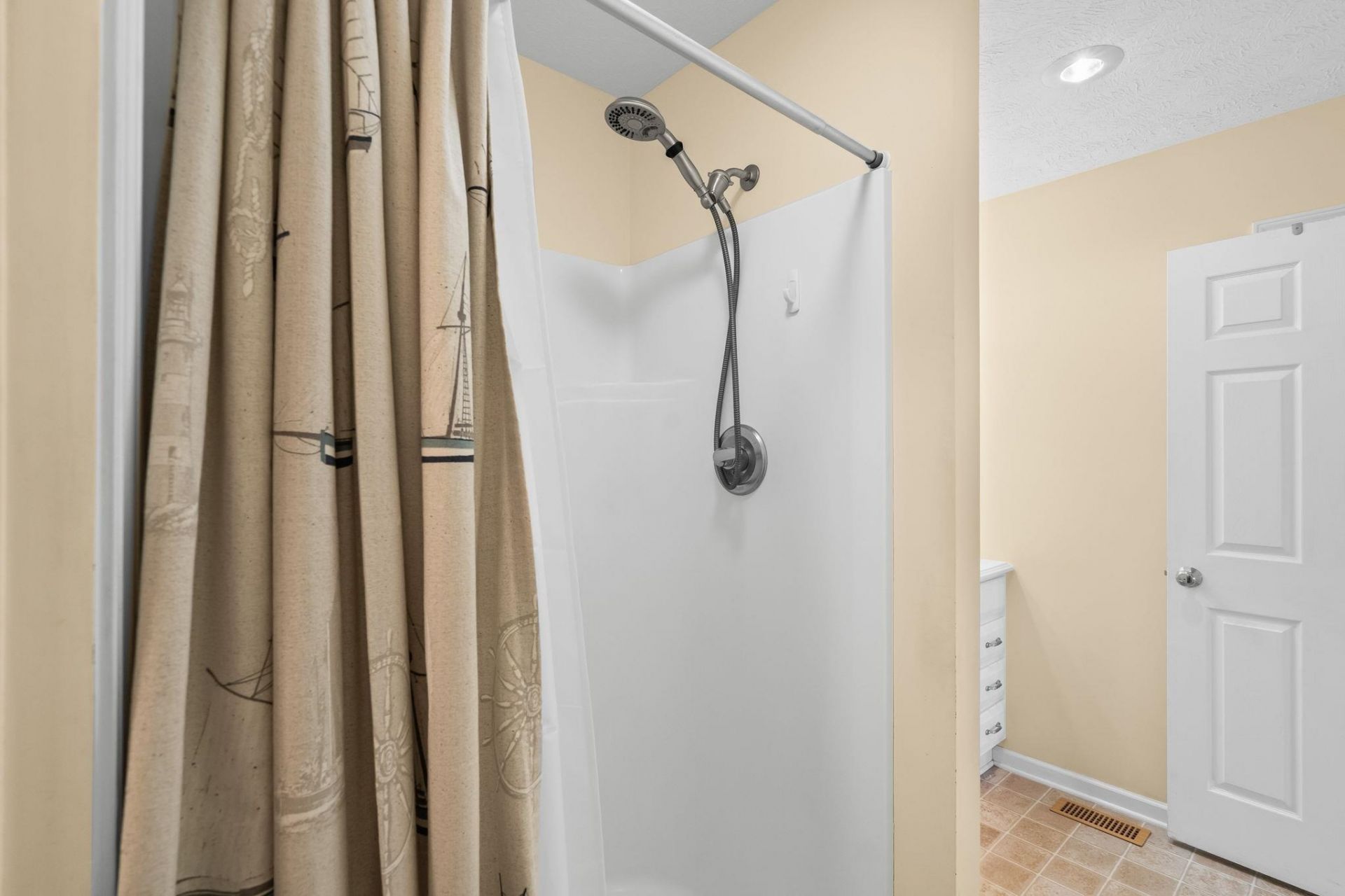 6001 - 5408 S Kings Hwy. Photo 44