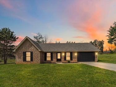 111 Whispering Oaks Drive, Somerset, KY 42503