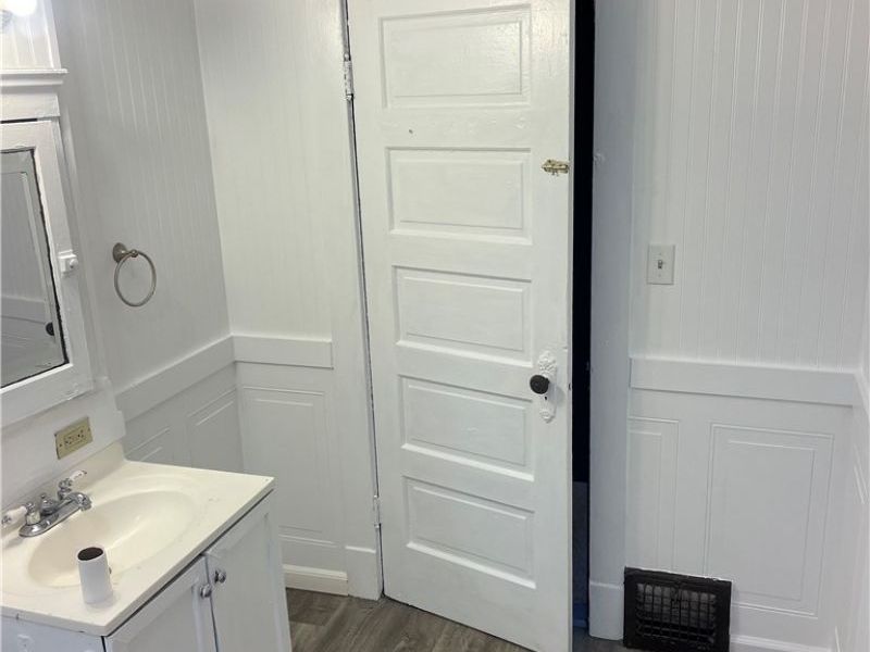 3069 W 105th Street , Cleveland, OH 44111 Photo 8