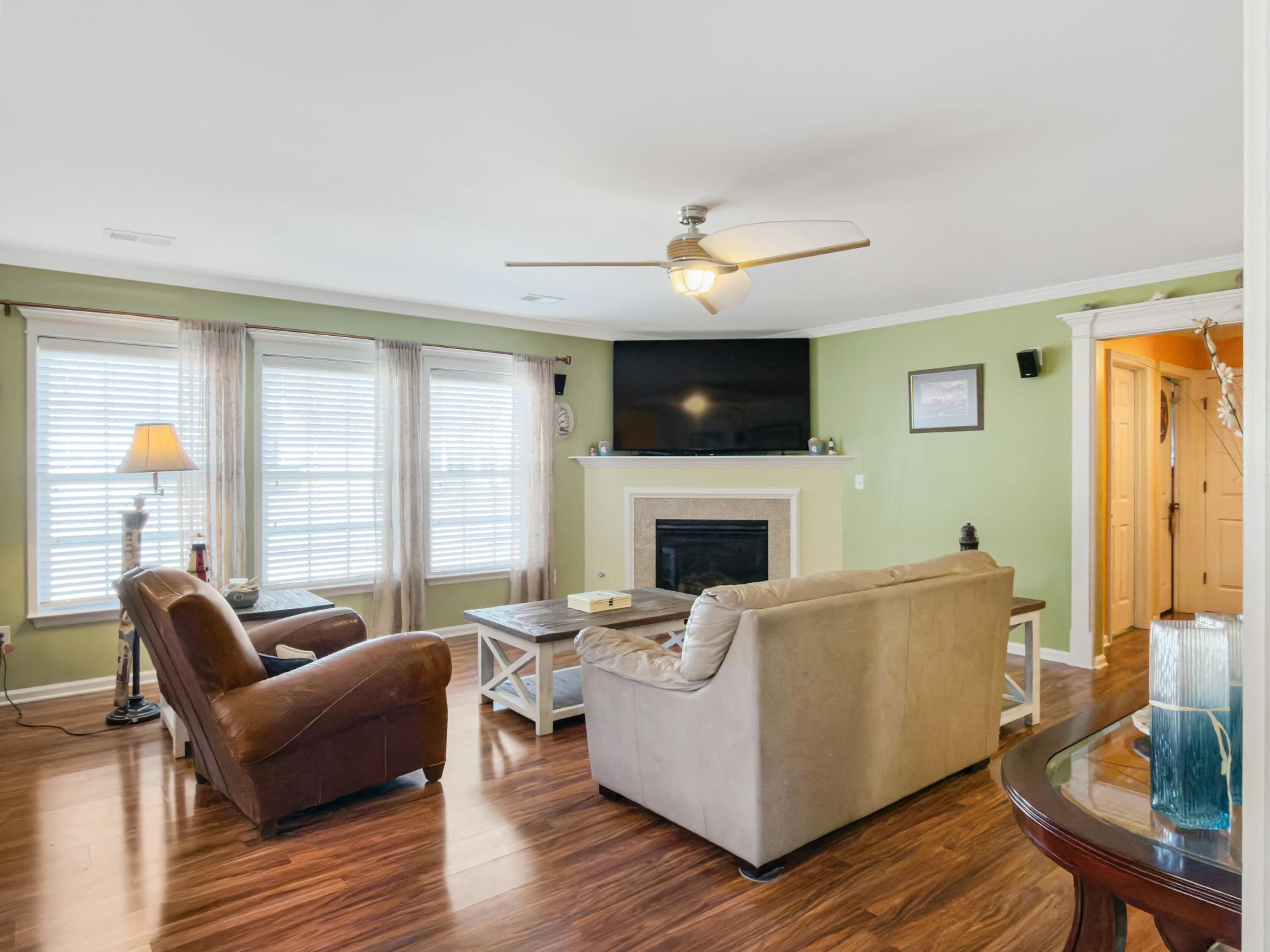 408 Lakewind Drive Photo 13