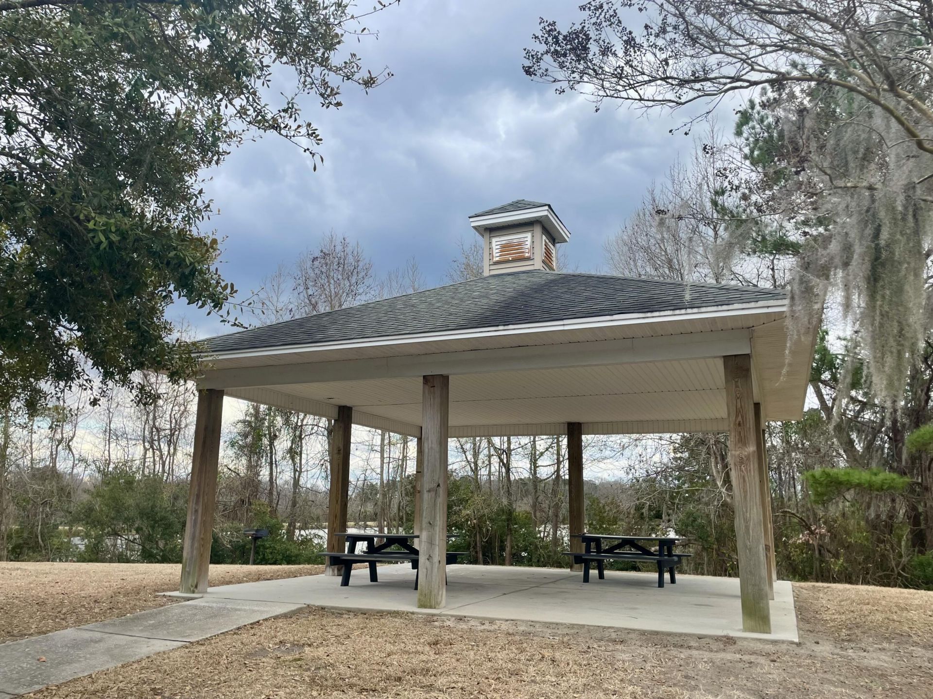 408 Lakewind Drive Photo 25