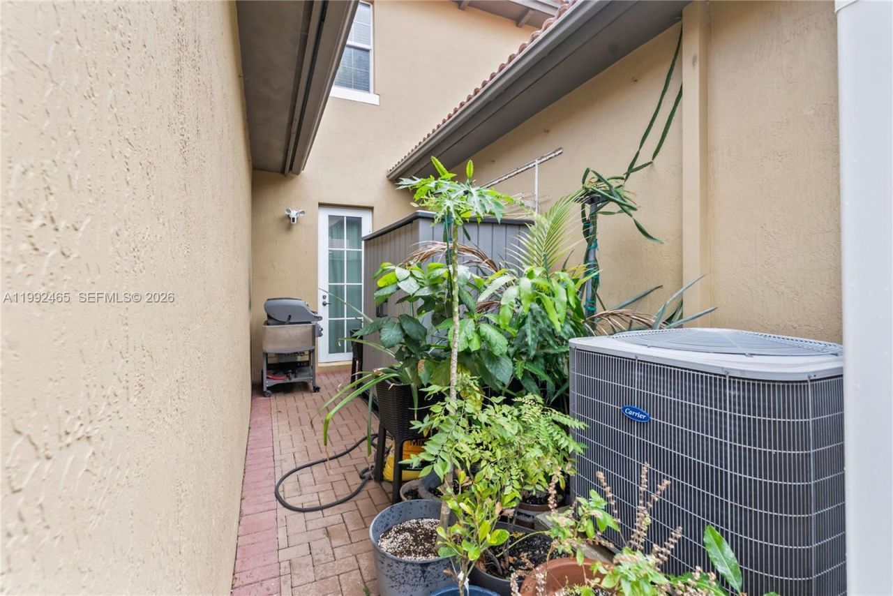 14721 SW 13th St , Pembroke Pines, FL 33027 Photo