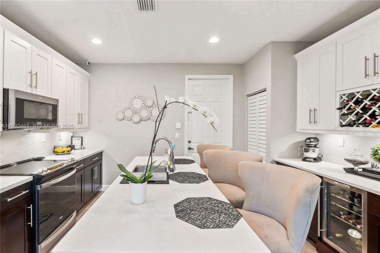 14721 SW 13th St , Pembroke Pines, FL 33027 Photo