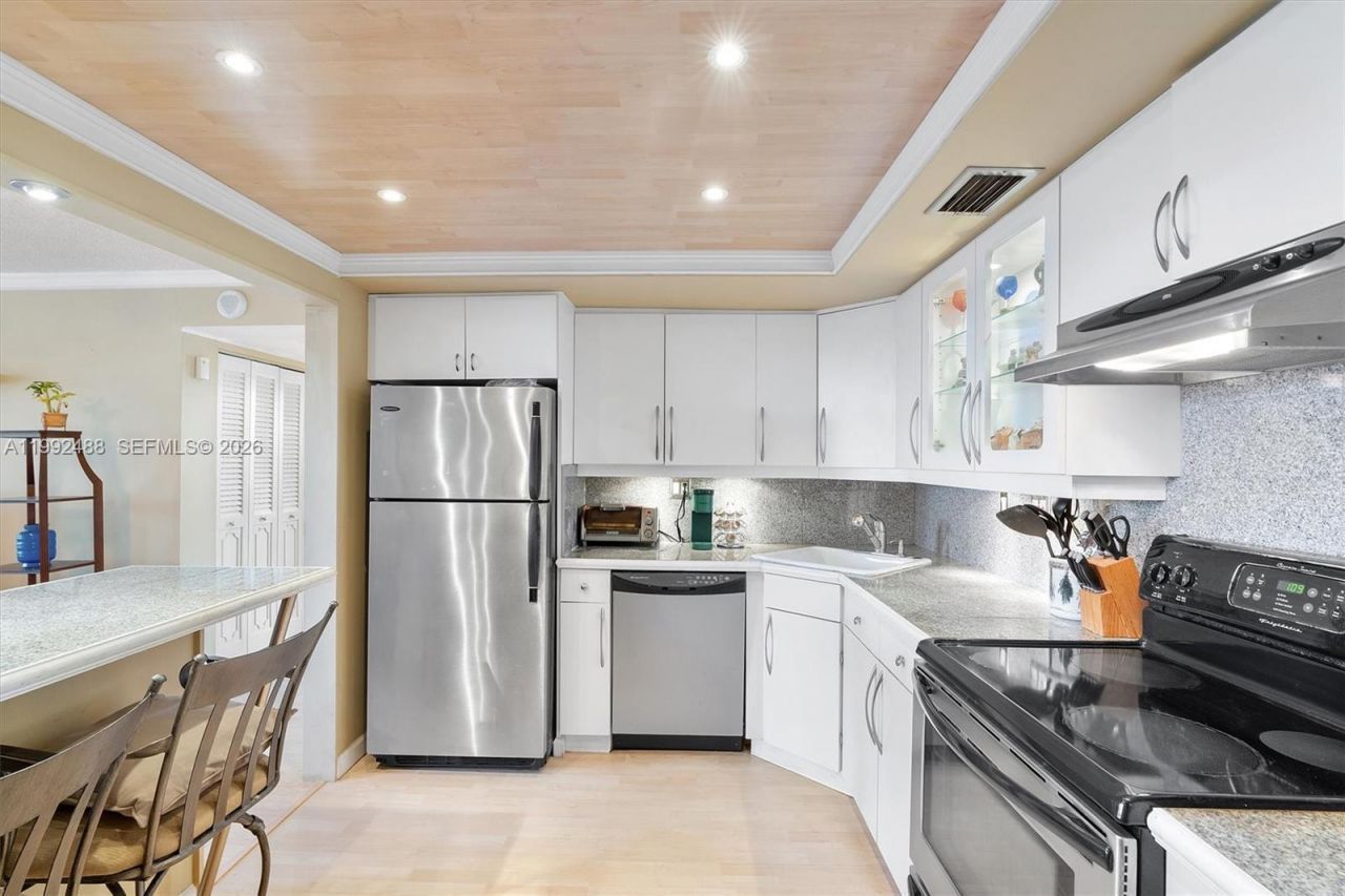 2100 Sans Souci Blvd , Unit B111, North Miami, FL 33181 Photo