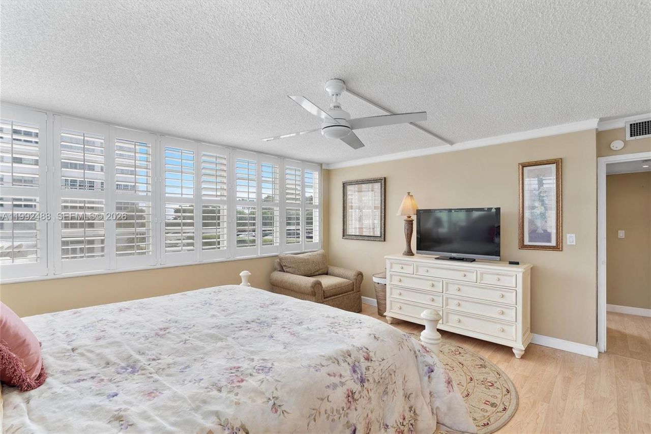 2100 Sans Souci Blvd , Unit B111, North Miami, FL 33181 Photo