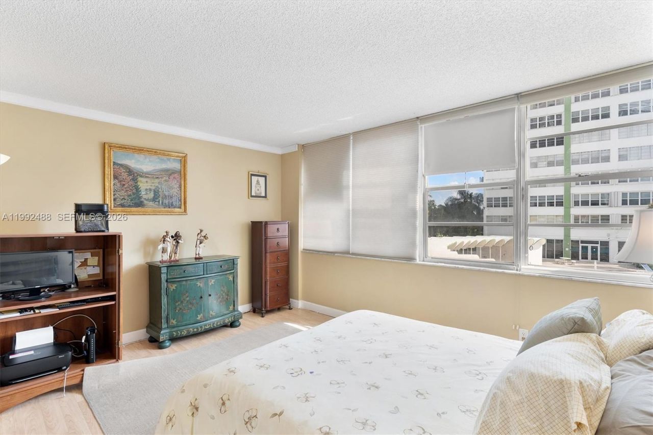 2100 Sans Souci Blvd , Unit B111, North Miami, FL 33181 Photo