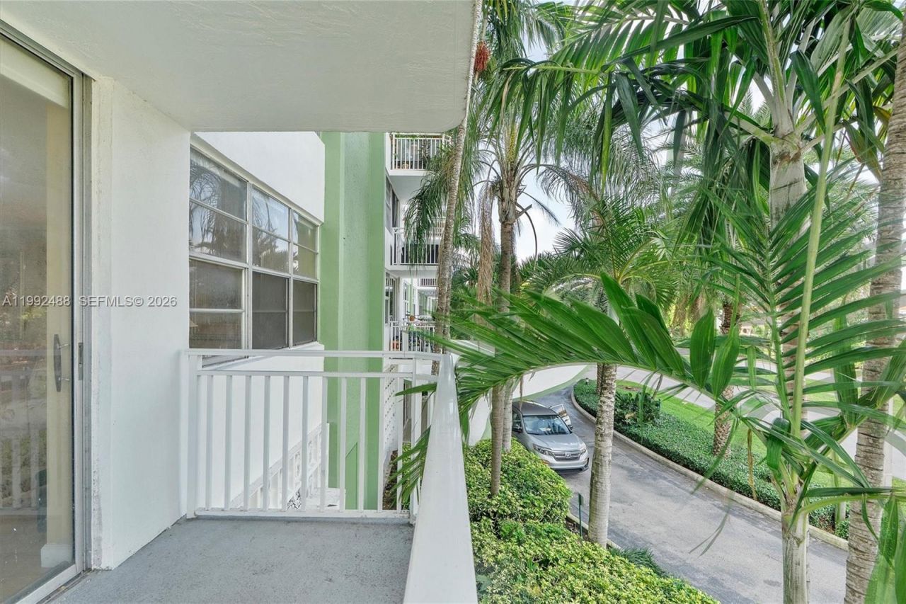 2100 Sans Souci Blvd , Unit B111, North Miami, FL 33181 Photo