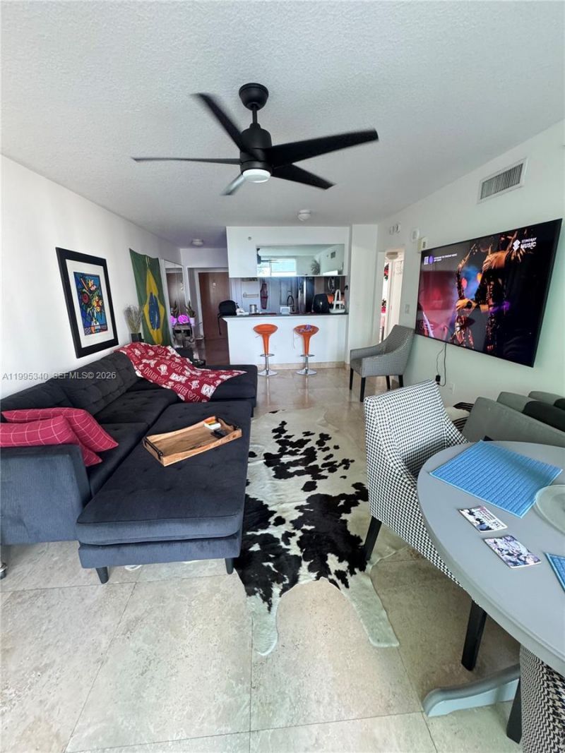 31 SE 5th St, Unit 1402, Miami, FL 33131 Photo