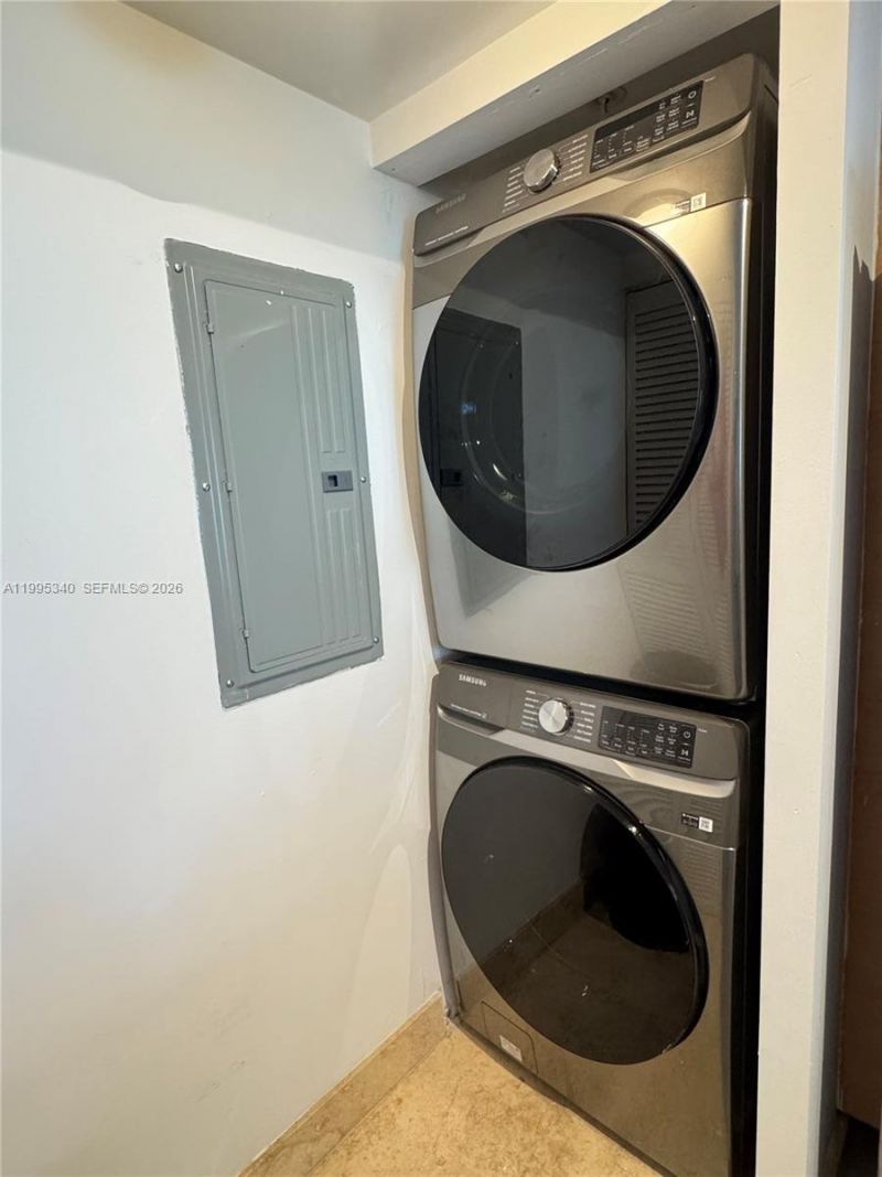 31 SE 5th St, Unit 1402, Miami, FL 33131 Photo