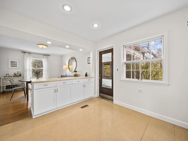 94 W Riverglen Drive, Columbus, OH 43085 Photo 15