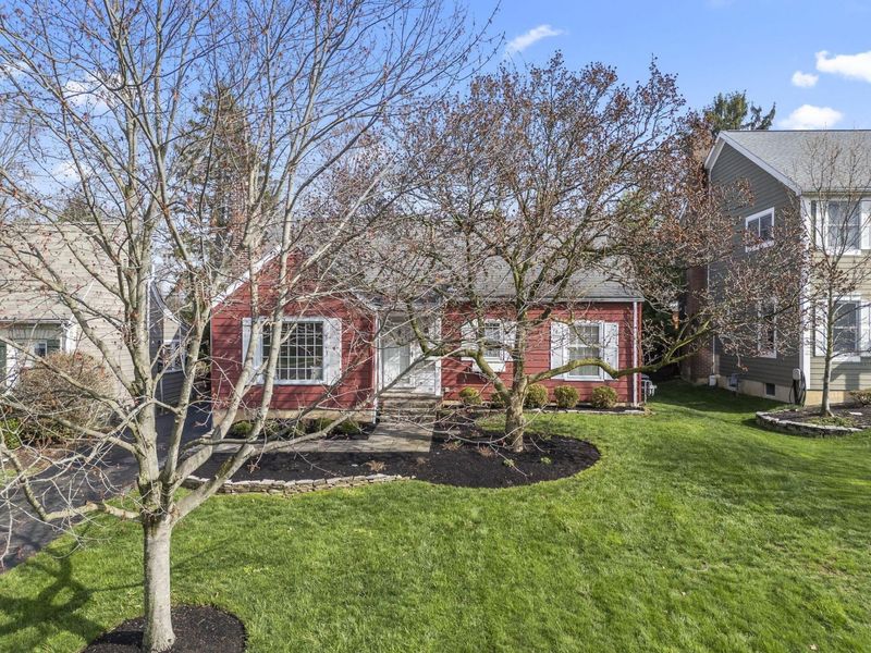 94 W Riverglen Drive, Columbus, OH 43085 Photo 3