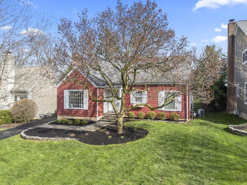 94 W Riverglen Drive, Columbus, OH 43085 Photo 4