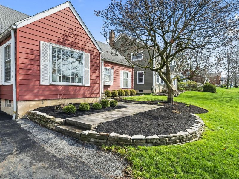 94 W Riverglen Drive, Columbus, OH 43085 Photo 5