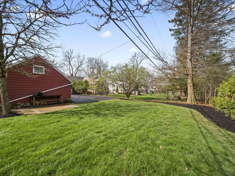 94 W Riverglen Drive, Columbus, OH 43085 Photo 52