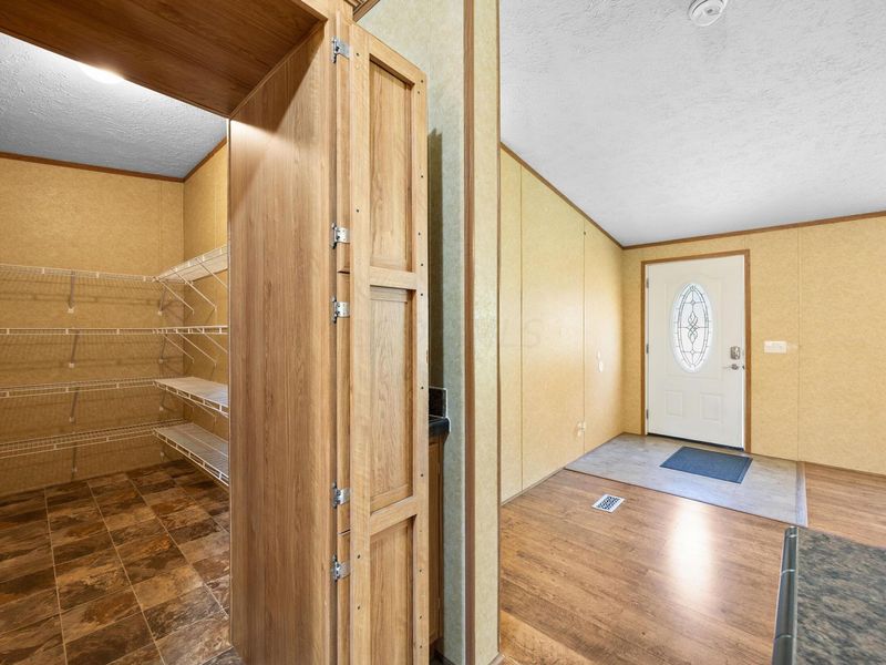 9176 Baker Road NE, Saint Louisville, OH 43071 Photo 18